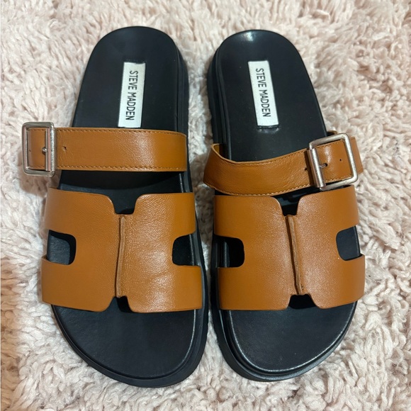 Steve Madden Tan Buckle Slide Sandals - Picture 1 of 4